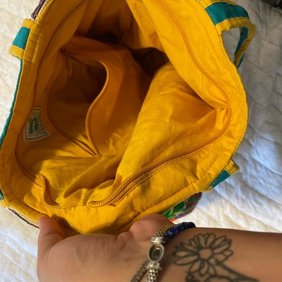 Tote - Picture 4 of 6